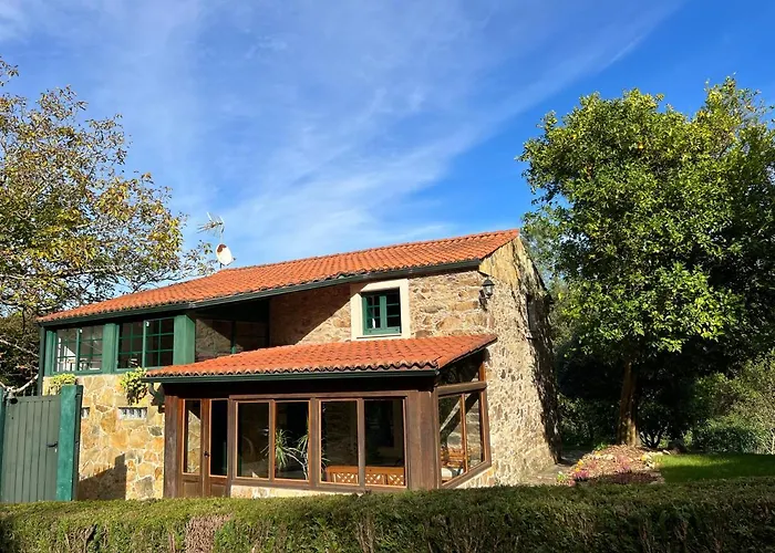 Rural Lambre by Miramar Stays