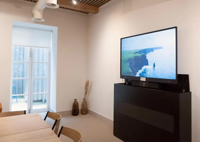 Hotel cerca del colegio: Noro Plaza